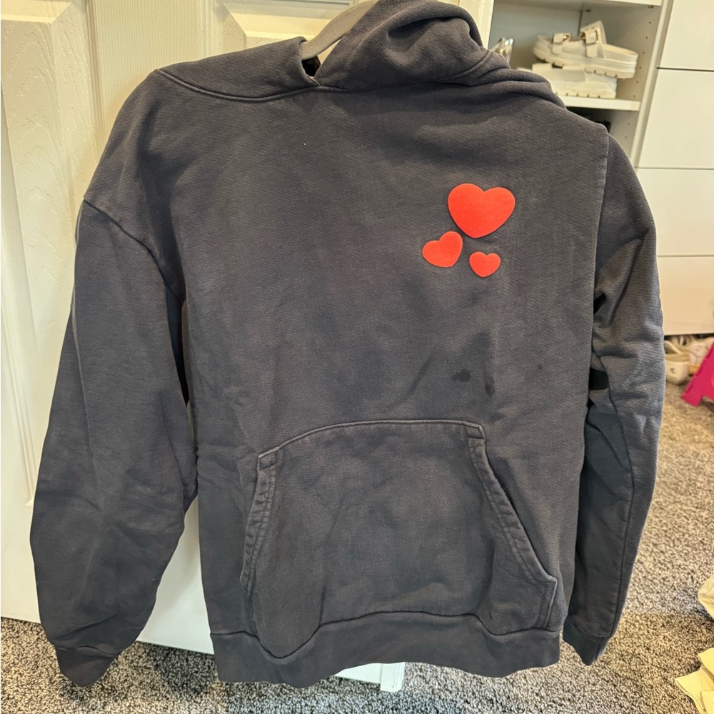 TALENTLESS Black Crewneck Sweatshirt with Red Heart Graphics